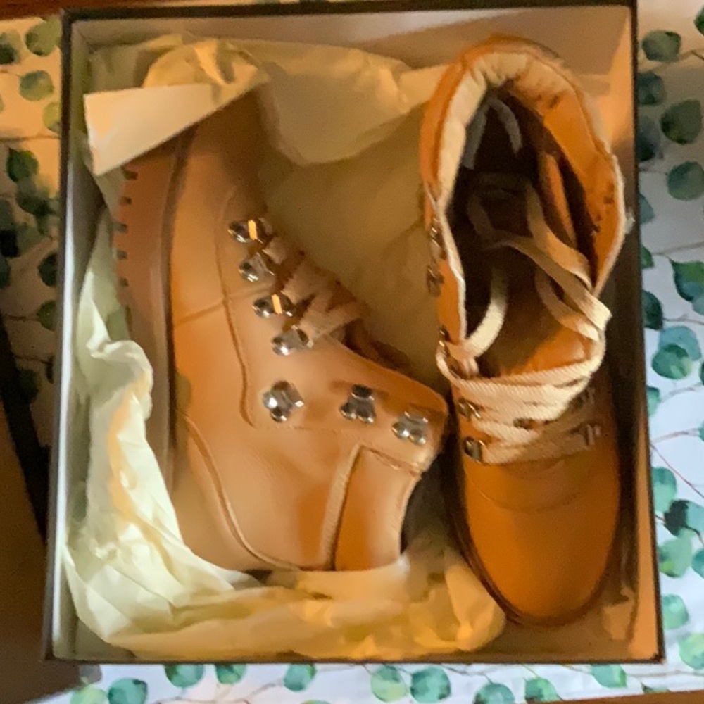 NIB J Crew Tan Leather Hiking Boots 8
